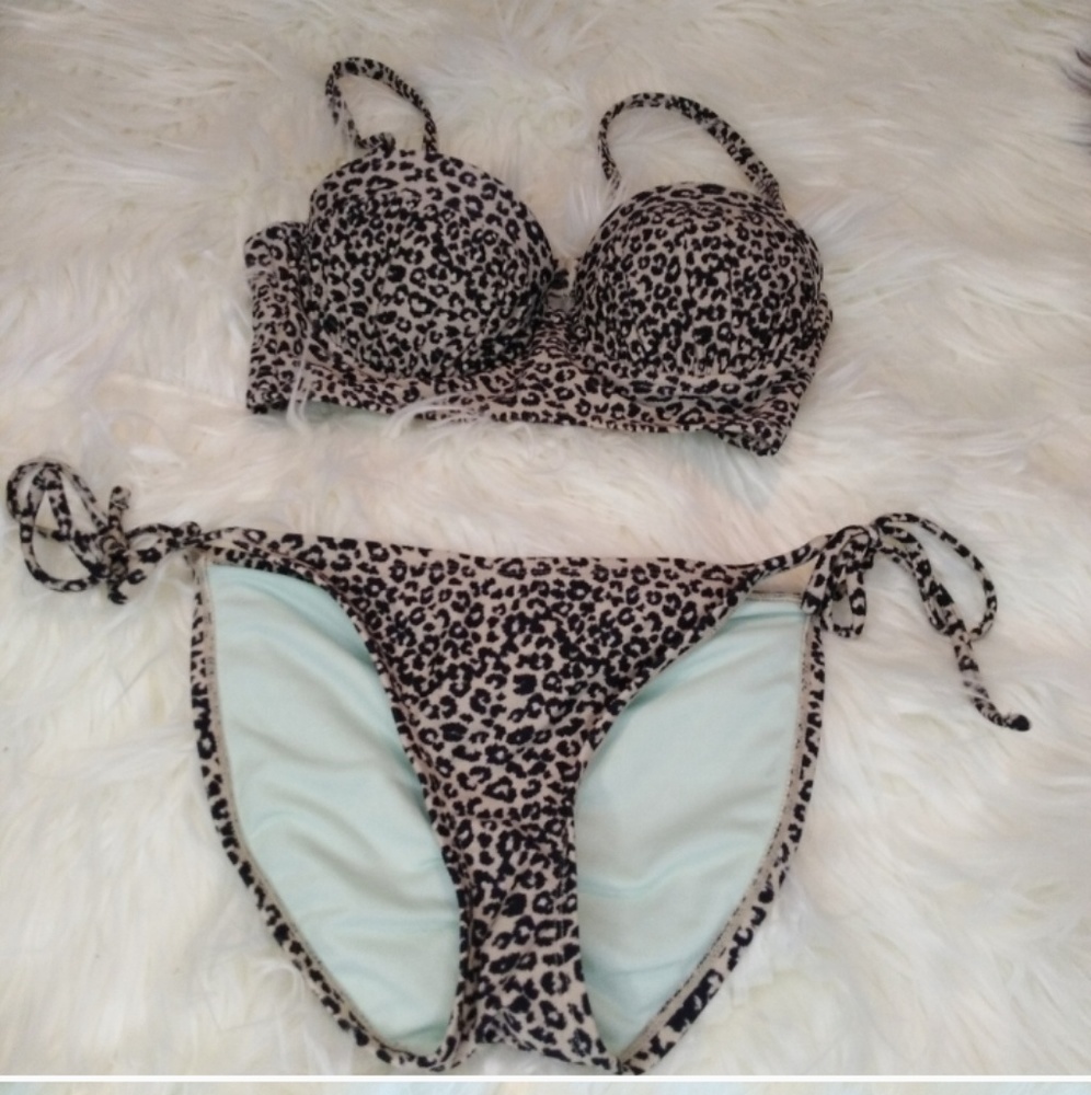 Xhilaration Cheetah print bikini set